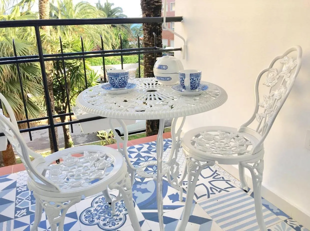The White Rock Private Access To The Beach توريمولينوس 0*,  إسبانيا